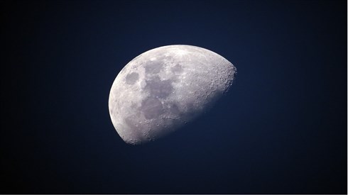 moon-1527501_1280.jpg