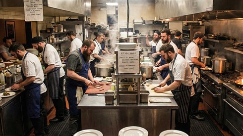 Gemini_מטבח מסעדה.png